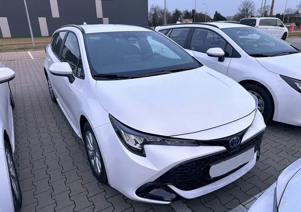 toyota rabka-zdrój Toyota Corolla cena 106500 przebieg: 8, rok produkcji 2023 z Rabka-Zdrój